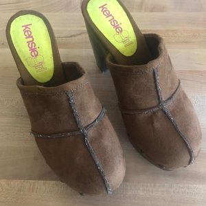 Kenzie Girl Studded Faux Suede Clogs 8.5